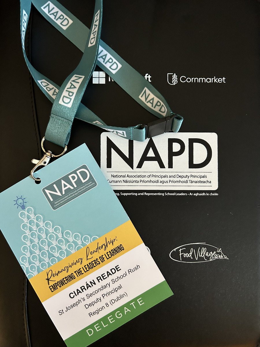 ciaranreade's tweet photo. An enjoyable few days, starting with my first @NAPD_IE Conference in Galway &amp; then the @langsconnect_ie Conference today! The importance of and cultural, social &amp; economical value of language learning is very much in the spotlight with the support of @languages_ie https://t.co/4OaHUjvXAm