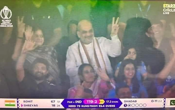 MalluDesh's tweet photo. The game was fixed..
2 bags of wheat offered around the 30th over of Pak innings. 

Rest is hostory..

#IndiaVsPakistan
#RohitSharma
#BabarAzam https://t.co/Qz2FfW81wf