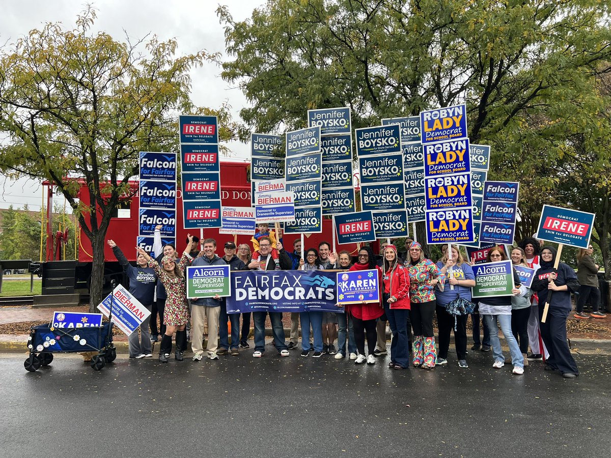 Robyn Lady for School Board tweet media