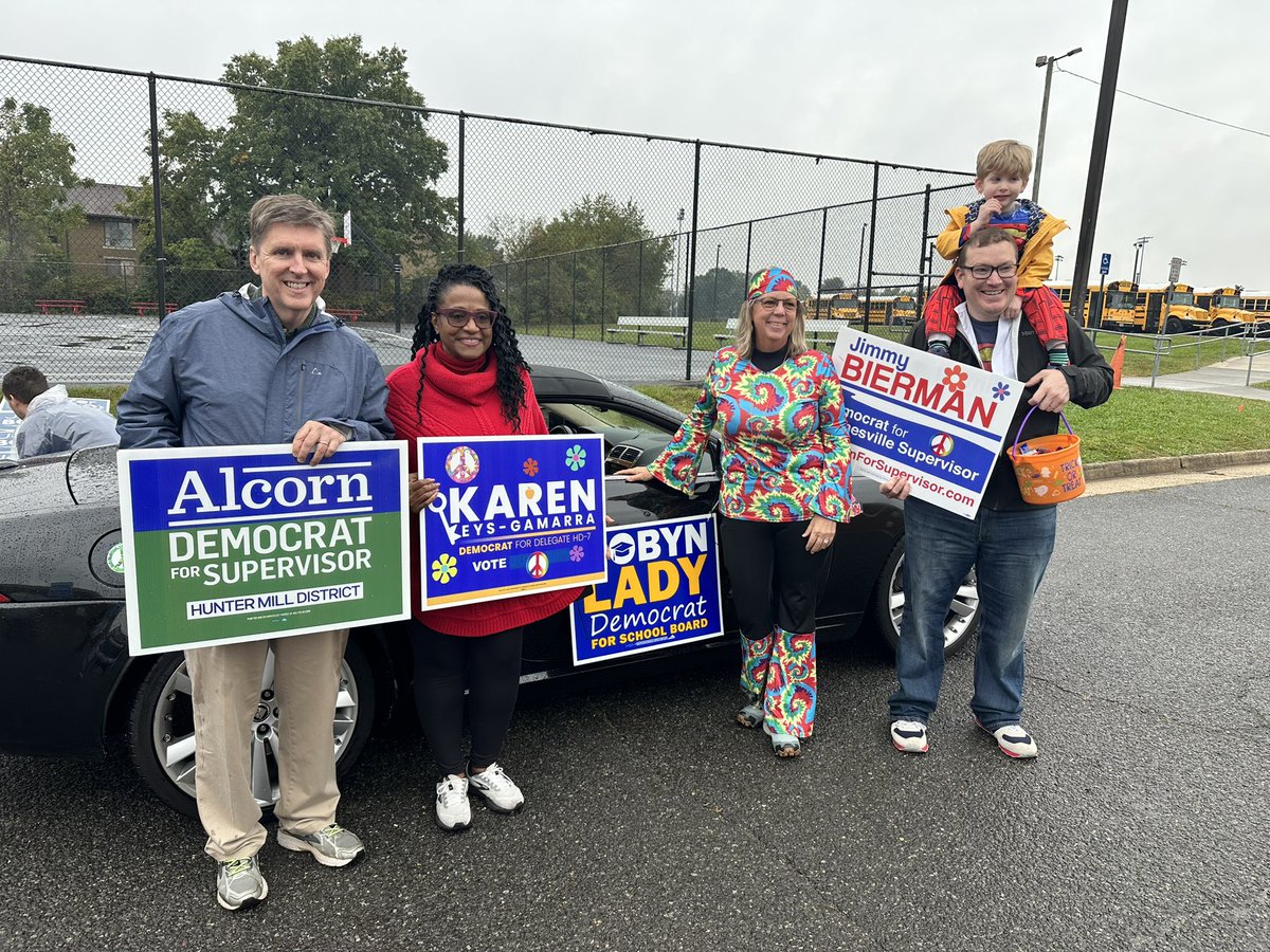 I had so much fun at the Herndon Homecoming Parade with my fellow <a href="/FairfaxDems/">Fairfax Democrats</a>! Go Hornets!
