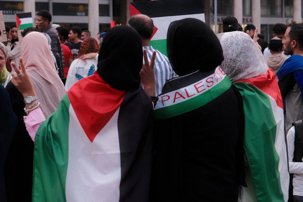 DonTheDonut's tweet photo. A support rally for Palestine in Reggio Emilia, Italy. https://t.co/5G9n2rFrQO
