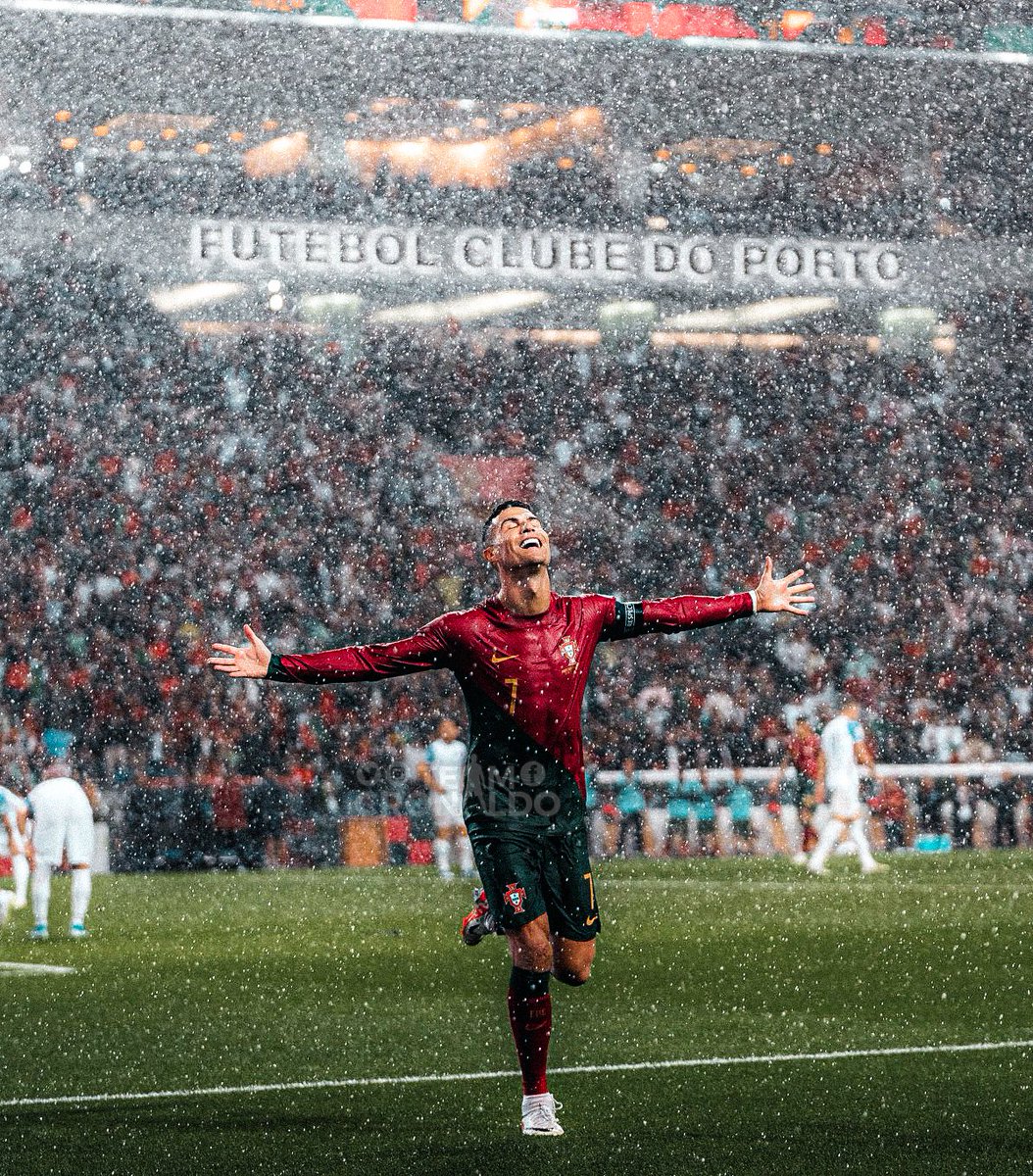 This CR7 picture is beautiful. 😍🥶