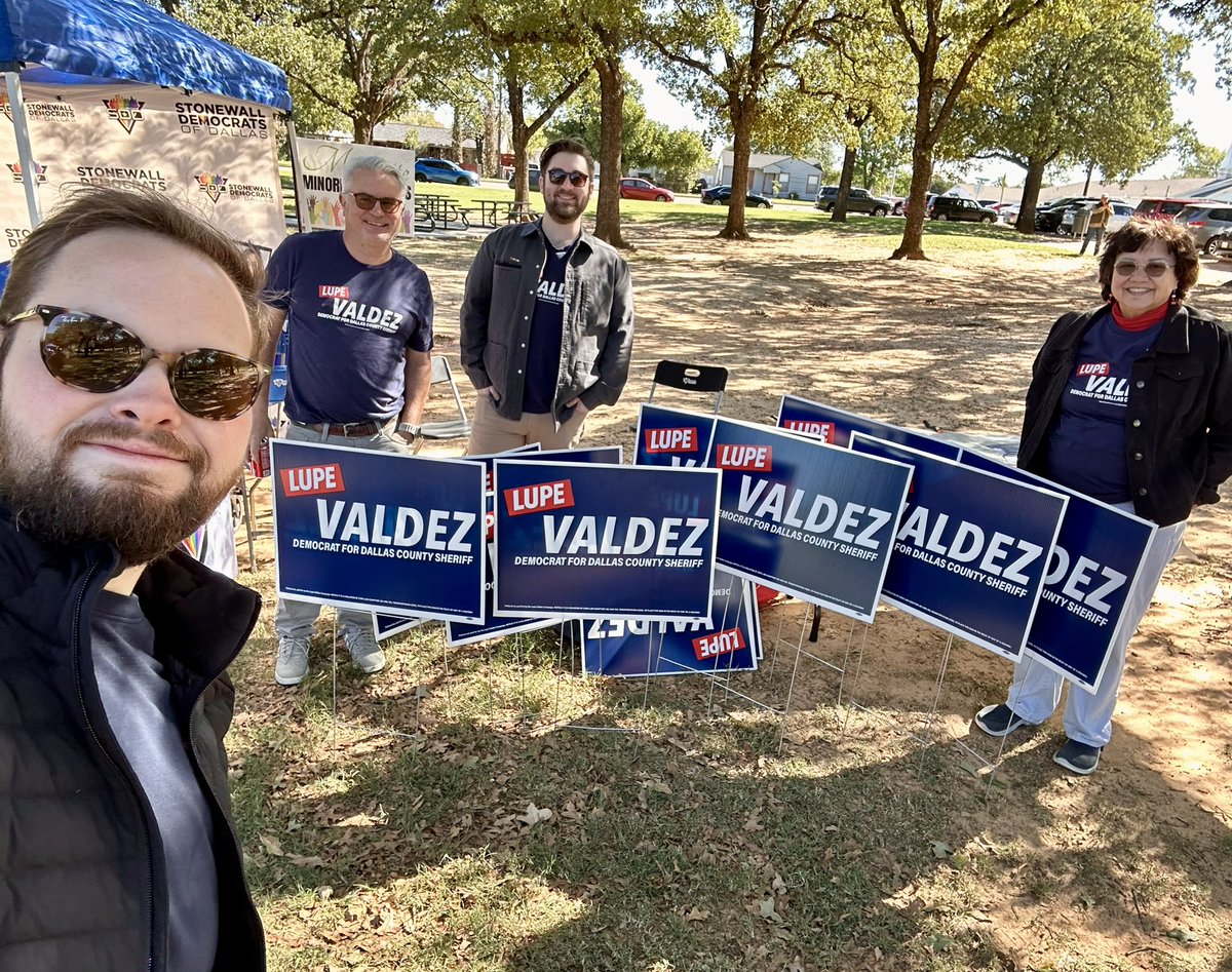 What a wonderful way to wrap up Hispanic Heritage month with our friends at @dallasdemocrats this morning at a Fiesta. Good people, great food and a strong community showing.