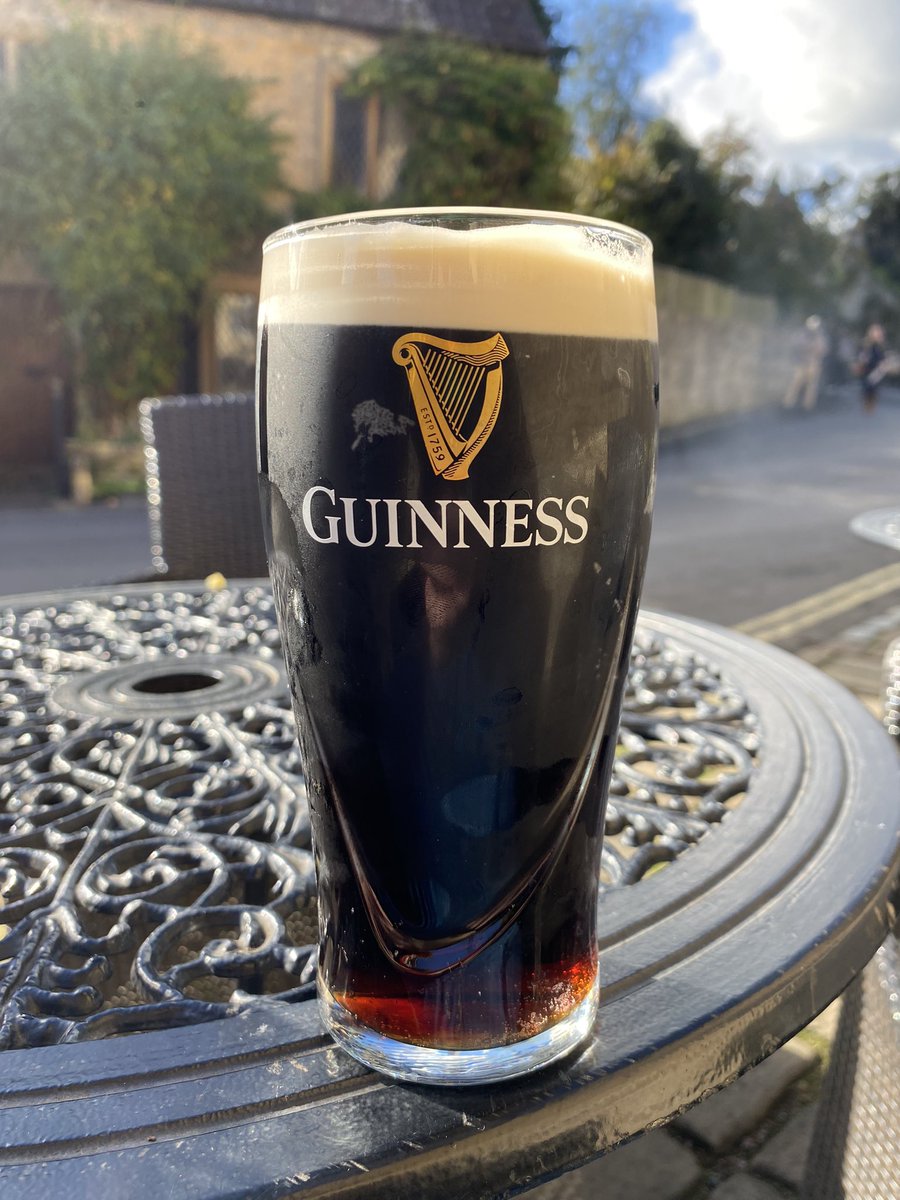 Ripper92's tweet photo. @PintsBeauty A pint of 1759, Castle Coombe, Wiltshire https://t.co/wrzcr8xs0a
