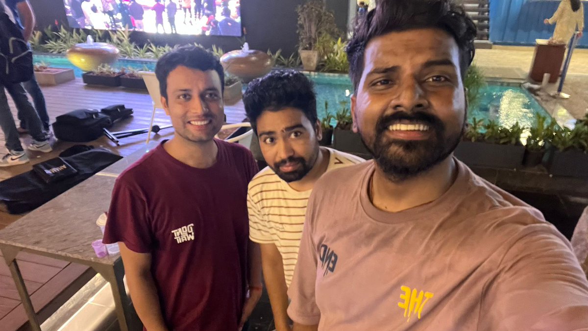 themayankbajpai's tweet photo. "Good friends are like stars. You don't always see them, but you know they're always there."🤗😎🤩

#friends #ahmedabad_diaries #ahmedabad #lifegoals https://t.co/r5FCrul2pu