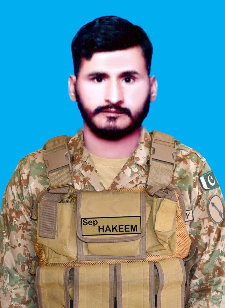 PakistanFauj's tweet photo. 🚨#ISPR

On 14 October 2023, security forces conducted an intelligence based operation in area of Mir Ali, North #Waziristan District on reported presence of terrorists.

#PakistanArmy #FC #Pakistan

During the conduct of operation, intense fire exchange took place between our troops & terrorists, as a result, Six terrorists were sent to hell, while eight terrorists injured.

Weapons and ammunition were also recovered from the terrorists who were actively involved in terrorist acts against security forces and target killing of innocent civilians.

However, during intense exchange of fire, Sepoy Abdul Hakeem (age 33 years, resident of District Naseerabad) having fought gallantly, embraced Shahadat.

Sanitization of the area is being carried out to eliminate any other terrorists found in the area. Locals of the area appreciated the operation and expressed their full support to eliminate the menace of terrorism.