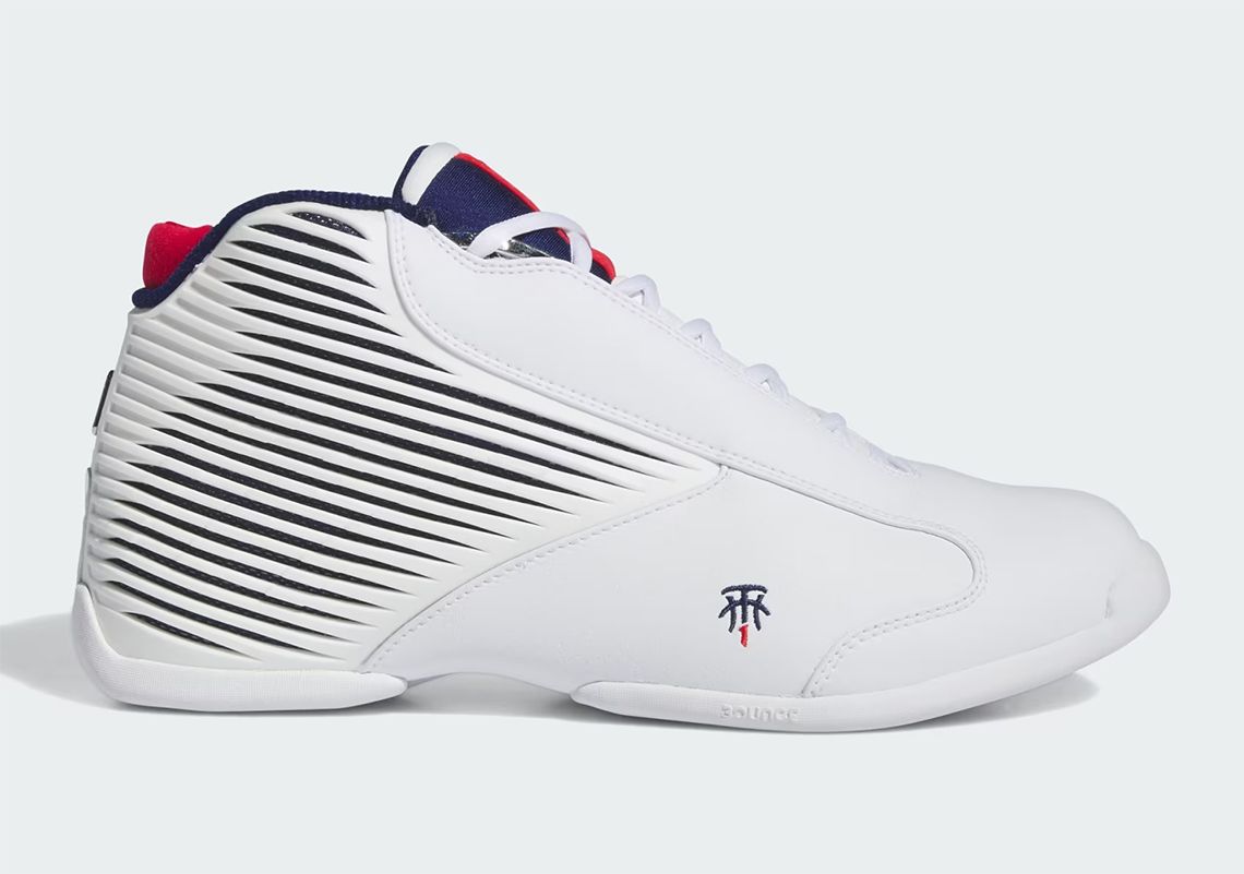 Sneaker News tweet media