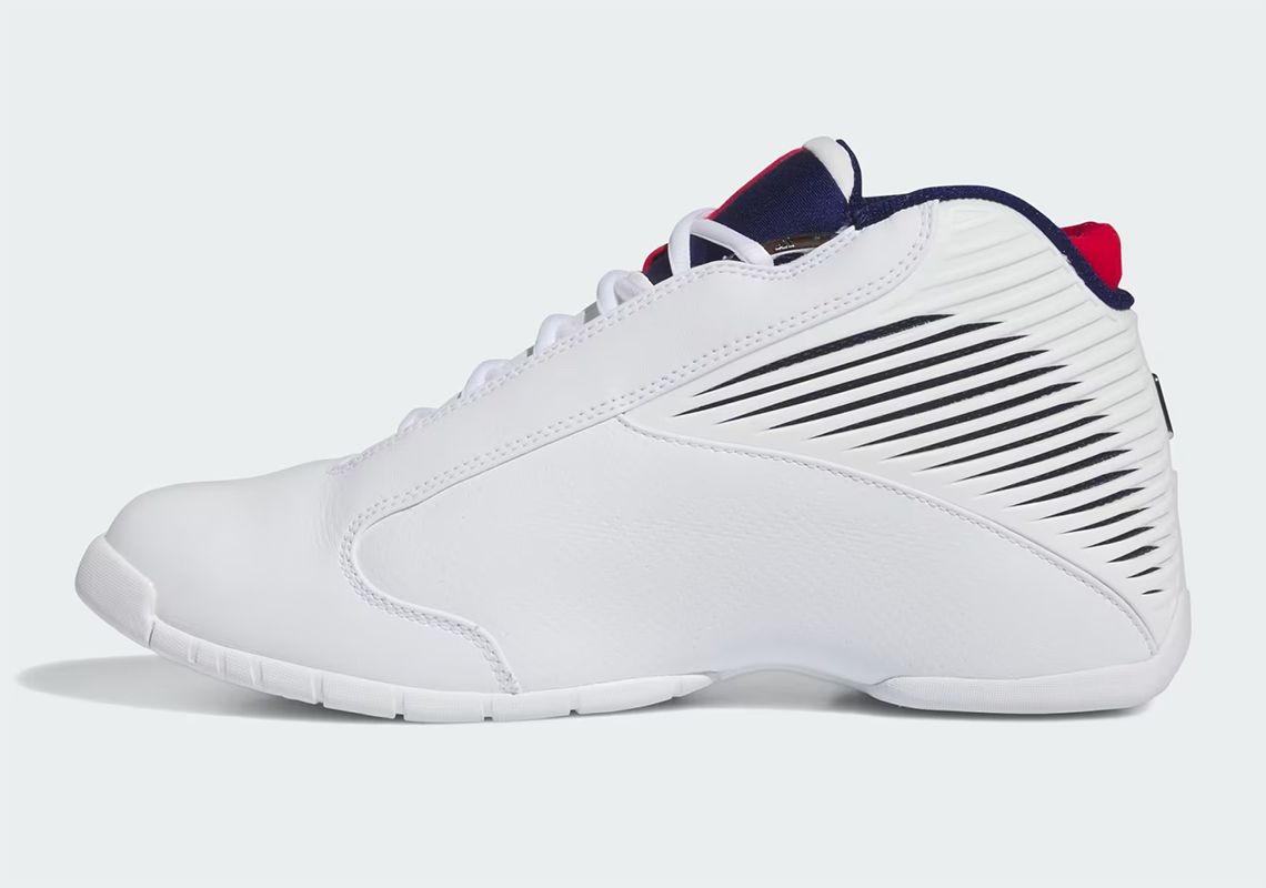 Sneaker News tweet media