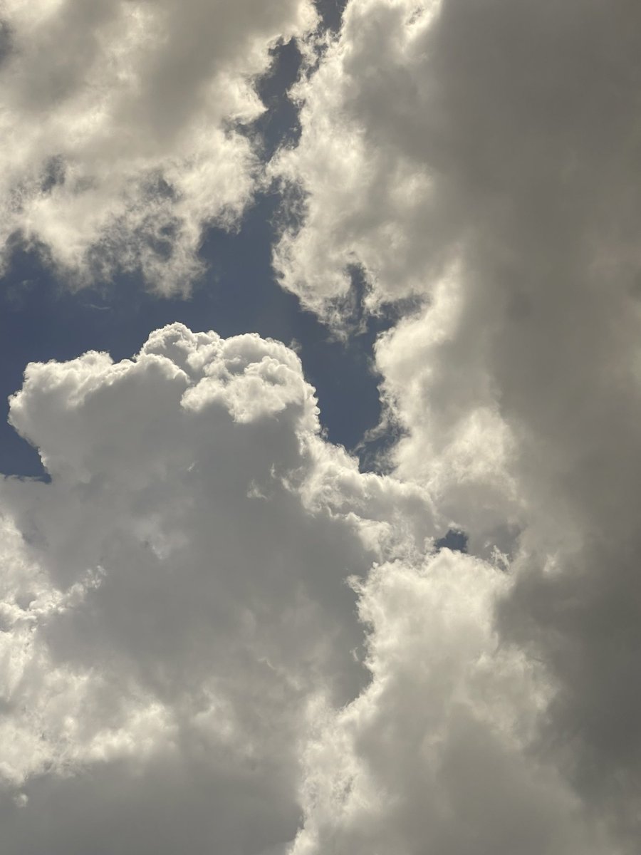 emmanuelgcedano's tweet photo. Hoy habrá #Eclipse / el cielo https://t.co/xus1T1VX95