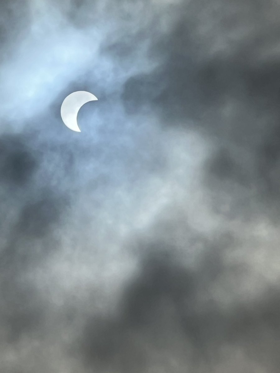 40% of an #Eclipse at its peak in #RochMn is still pretty darn stunning. #Eclipse2023