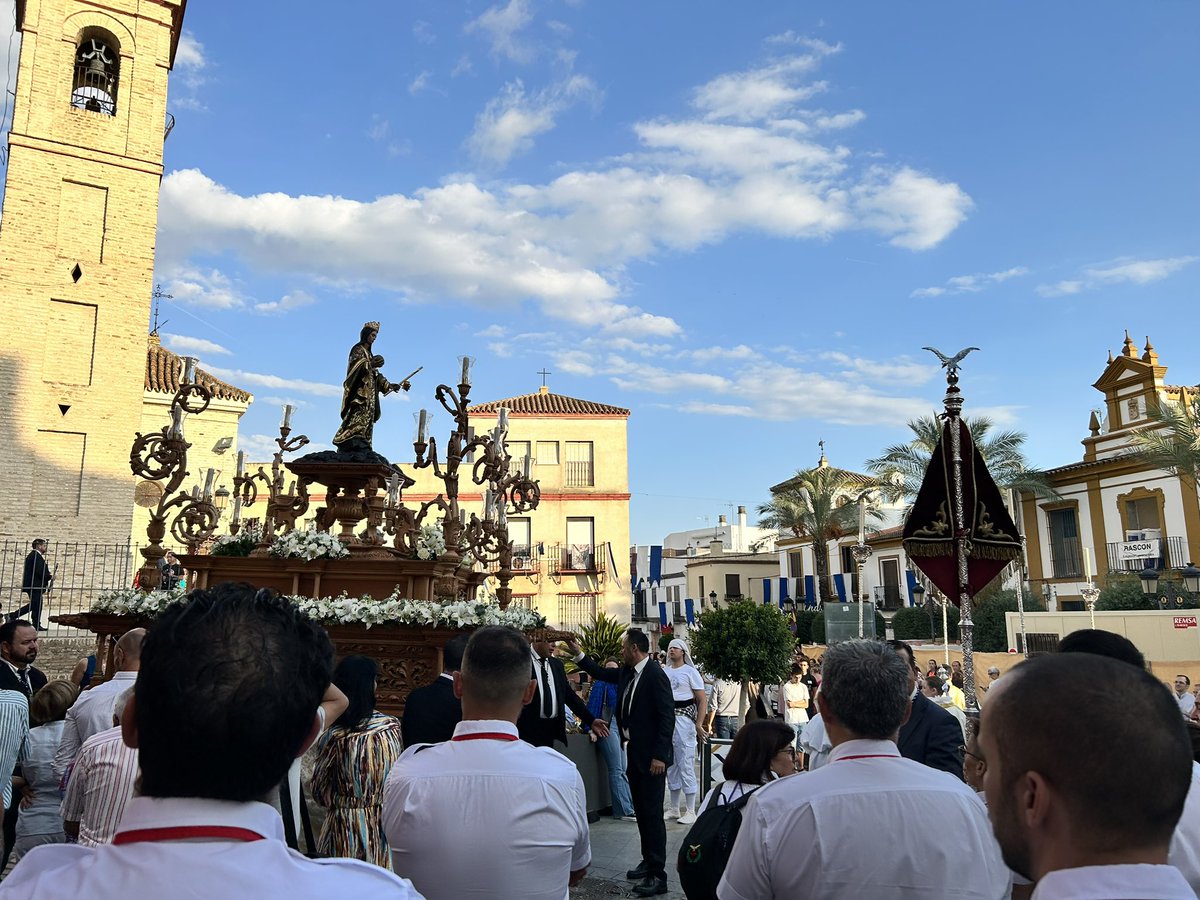 bdelosremedios's tweet photo. #SuenaLaPlaza…
Comenzamos a poner nuestros sones detrás de Santa Rosalía.
#SuenaLaPlaza #SantaRosalia #Gines #Sevilla #XVAniversario #CCYTT https://t.co/OFLZrX4F1E