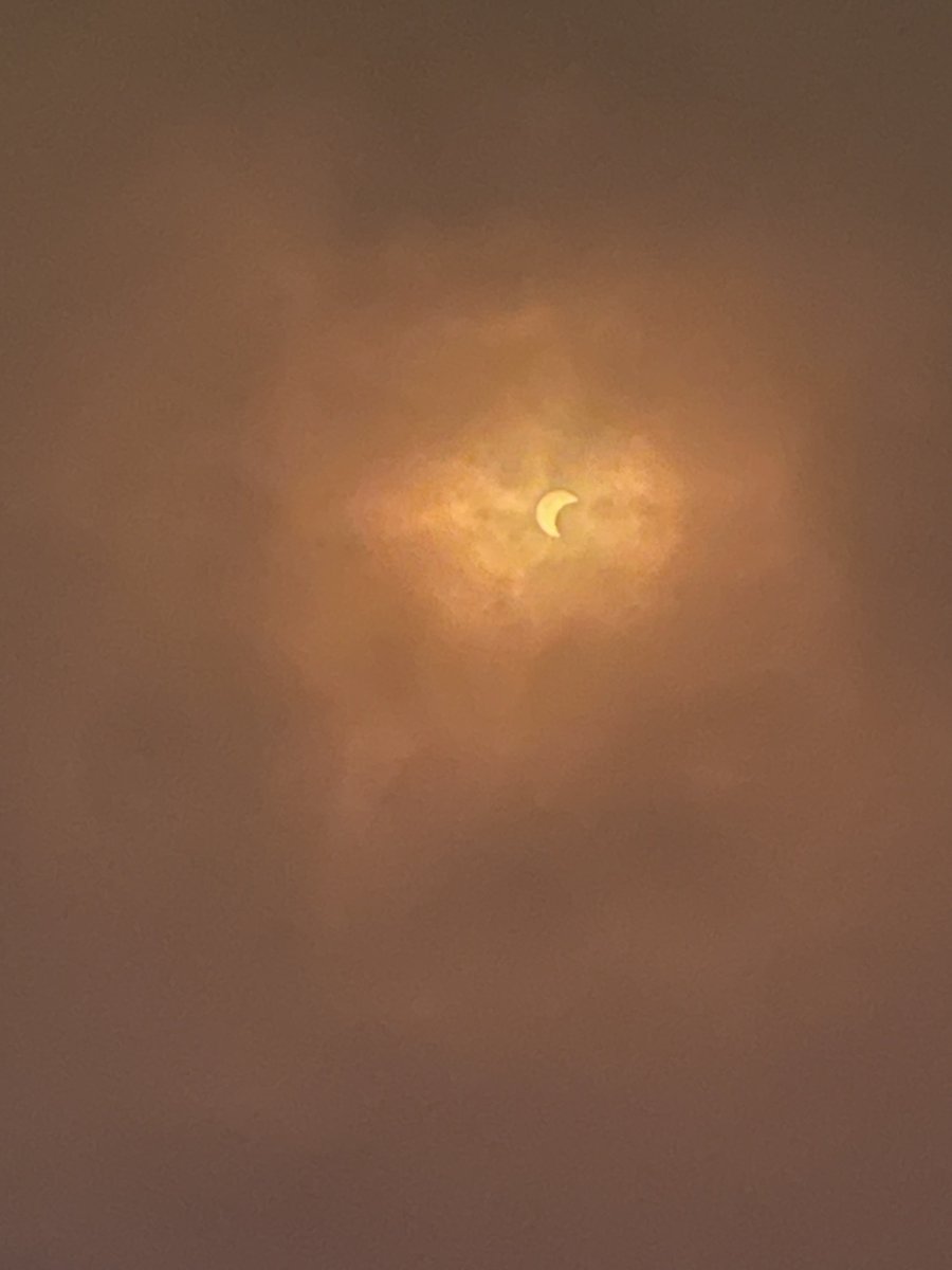 iuastro's tweet photo. Our grad students Kristin and Emma got these pictures of the eclipse! #IUBEclipse https://t.co/ZV1GyNZi8H