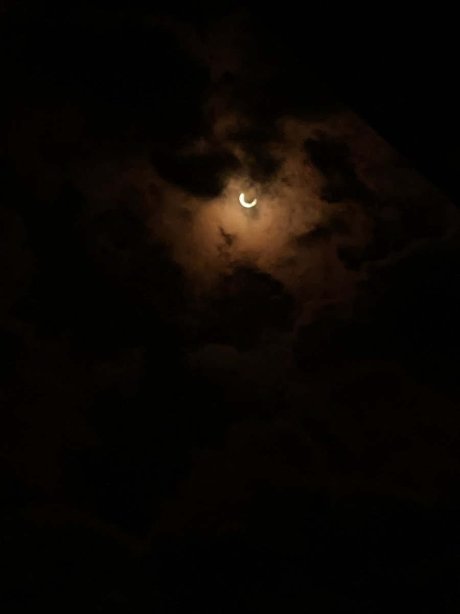 SEC0NDSECRET's tweet photo. annular eclipse! https://t.co/xbiGFnbYLY