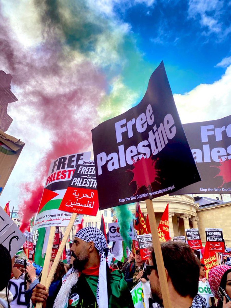 OnlinePalEng's tweet photo. A massive rally in London for #Gaza. https://t.co/Dl2clSPzIa