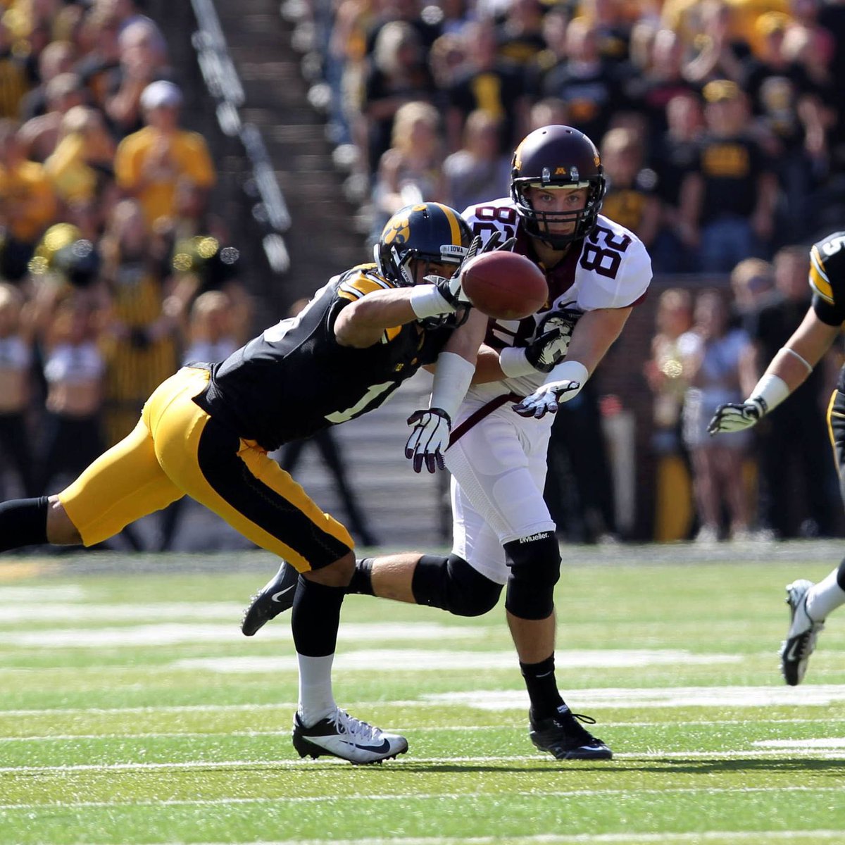 Thank you for the offer! <a href="/HawkeyeFootball/">Hawkeye Football</a>
#GoHawkeyes
 <a href="/CoachParkerIowa/">Phil Parker</a> <a href="/TylerBarnesIOWA/">Tyler Barnes</a> <a href="/CoachK_Bell/">Kelvin Bell 🦍</a> @Rivals_Clint <a href="/VeronaWildcatFB/">Verona Area Wildcat Football</a> <a href="/smsbacademy/">SoundMind SoundBody®</a> @allenTrieu @evan_flood <a href="/Bryan_Ault/">Bryan Ault - Midwest Scout</a> <a href="/JakeKoco/">Jake Kocorowski</a> <a href="/PrepRedzoneWI/">Prep Redzone Wisconsin</a> <a href="/CoachBlackwell_/">Curtis Blackwell II</a> <a href="/247recruiting/">247Sports Recruiting</a> <a href="/247Sports/">247Sports</a>