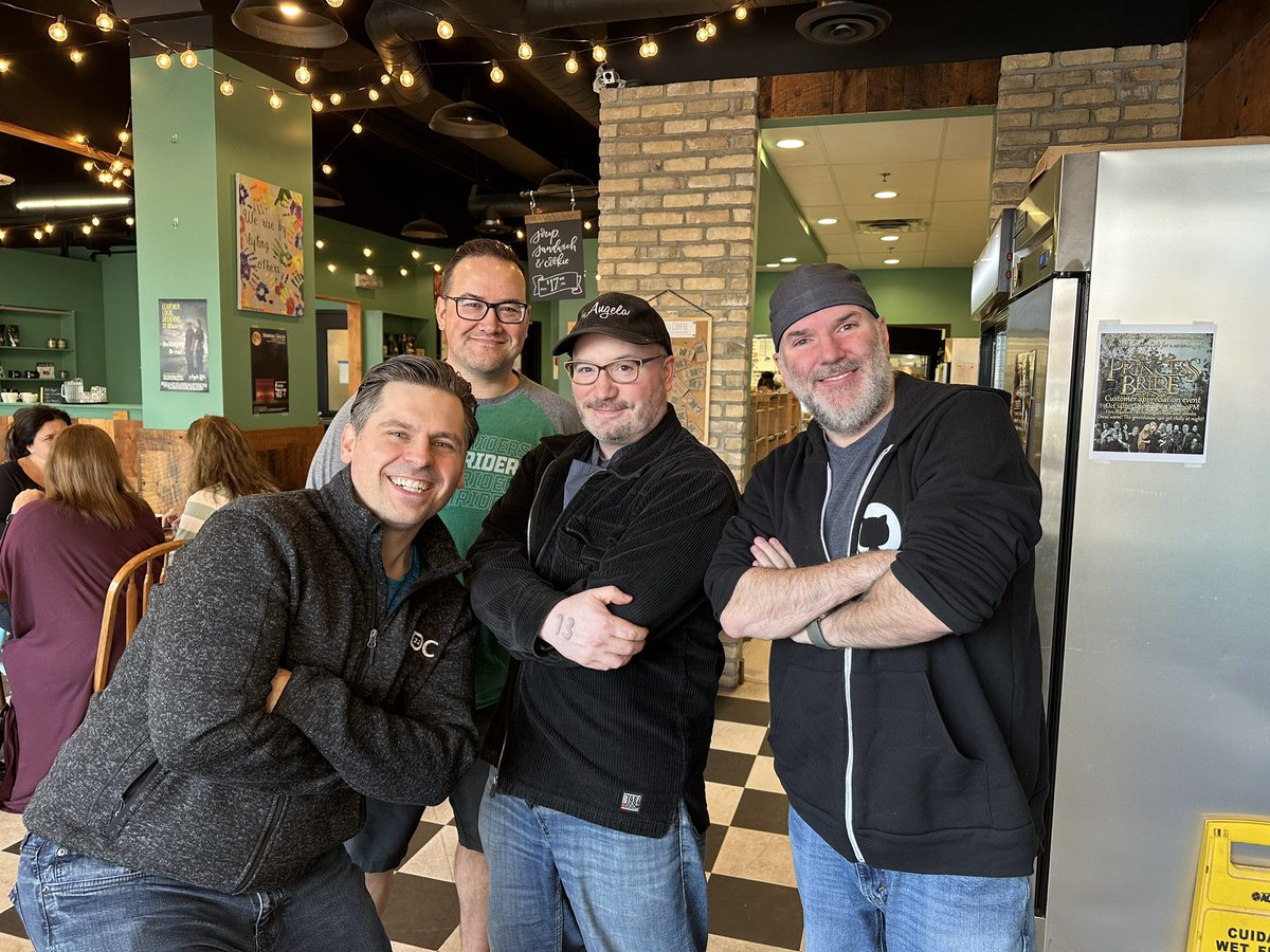 Darcy_Lussier's tweet photo. Road trippin’ with @Wessty and @dylan_smith, stopped at @AngelasBakery to get treats and hugs from @CanadianJames https://t.co/w4Ax2RKUQT