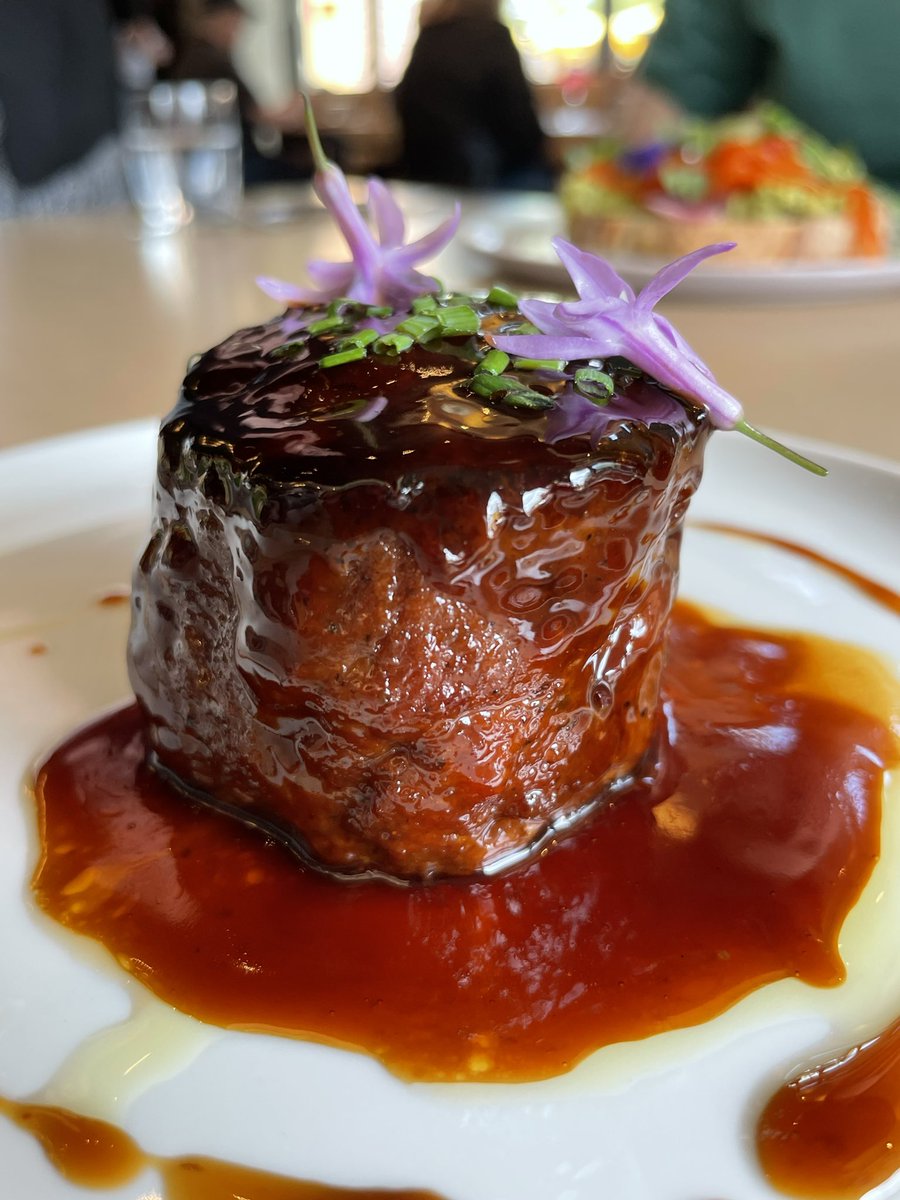 eatinglasvegas's tweet image. Did someone say “brown butter pancakes”? 
Eating everything in the house (it seems) at #FineCompany - #downtownsummerlin’s newest and best breakfast spot. 
☕️🍳🥞
#RoyEllamar 
@EatTalkRepeat