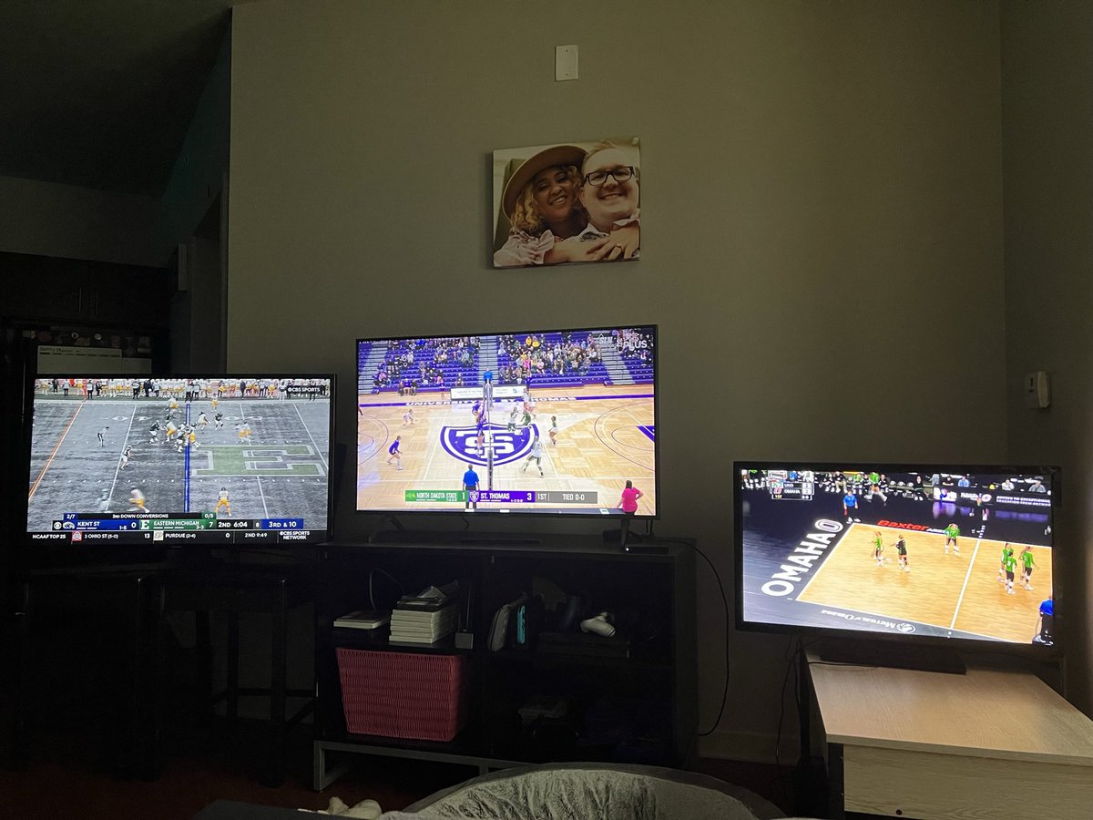 7thRotationPod's tweet photo. We’re back with another #SaturdaySetup, and we can’t get enough #SummitVB!
@Tommievball and @NDSUvolleyball get our center screen this week 💜🤍💚💛 https://t.co/YeBnyUXZAS