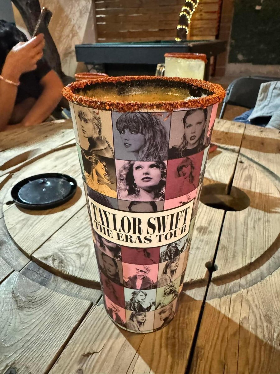 swiftsenapuros's tweet photo. https://t.co/HqzaFmyDb1