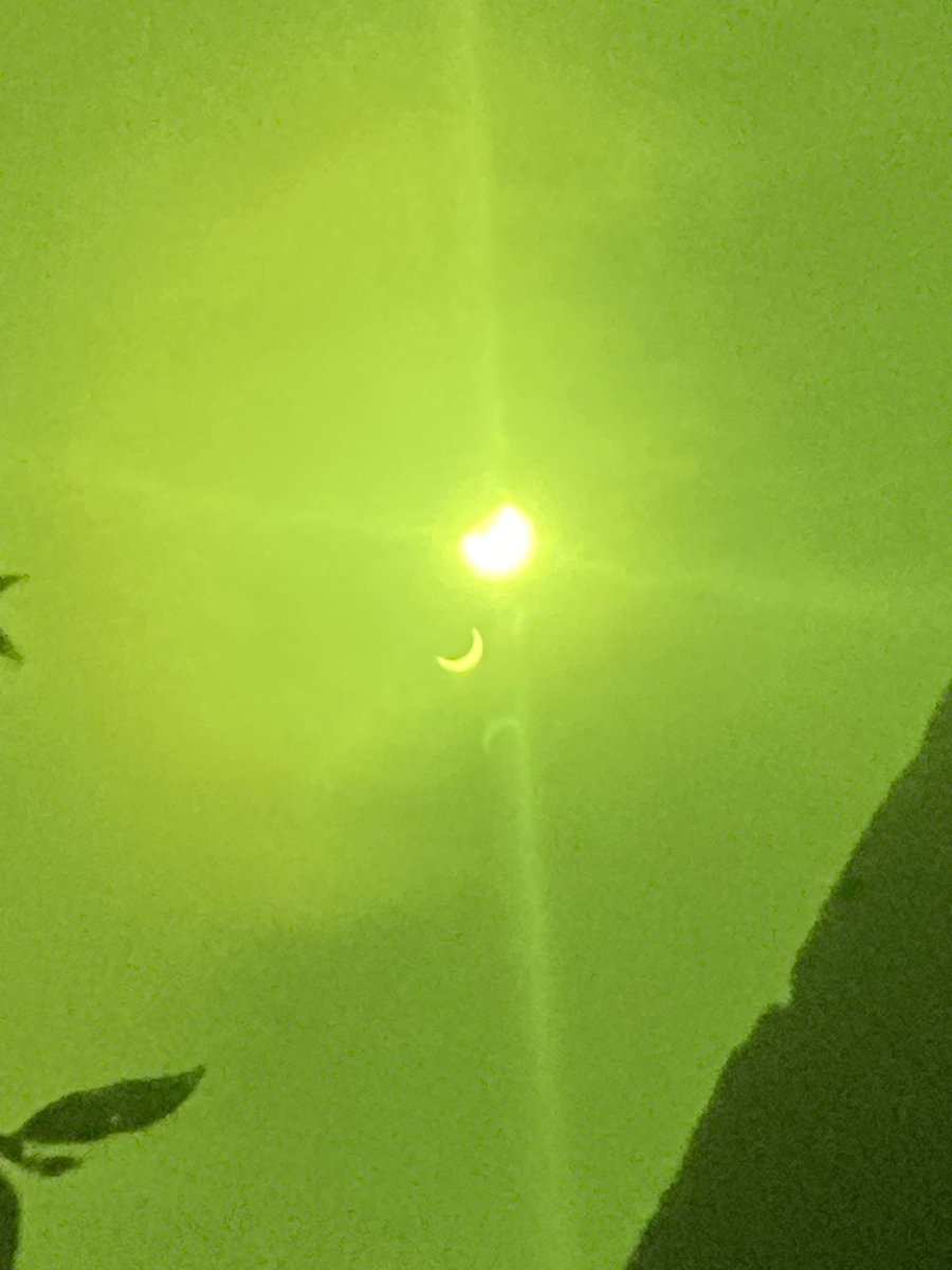 JMarioMedina26's tweet photo. #Eclipse #Eclipse2023 #Veracruz #EclipseSolar #EclipseSkyAlert https://t.co/fenEGJ5EBv