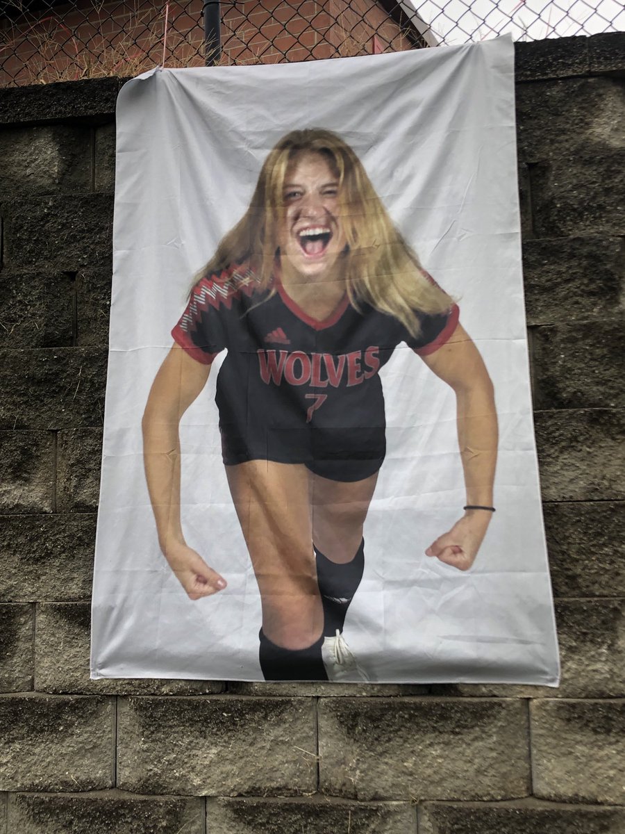 TNito14's tweet photo. Congratulations to my daughter ⁦@THamblin3⁩ on Senior Day! So proud of you, Sweet Pea! #NewberryWSoccer #Hammy7 #GoWolves https://t.co/mG9BawzpMW