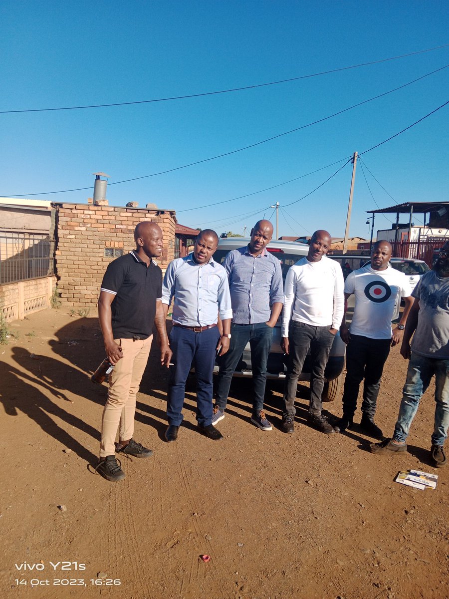 simzo001's tweet photo. Carltonville.... Laying out friend to rest https://t.co/2IKyKZZZVi