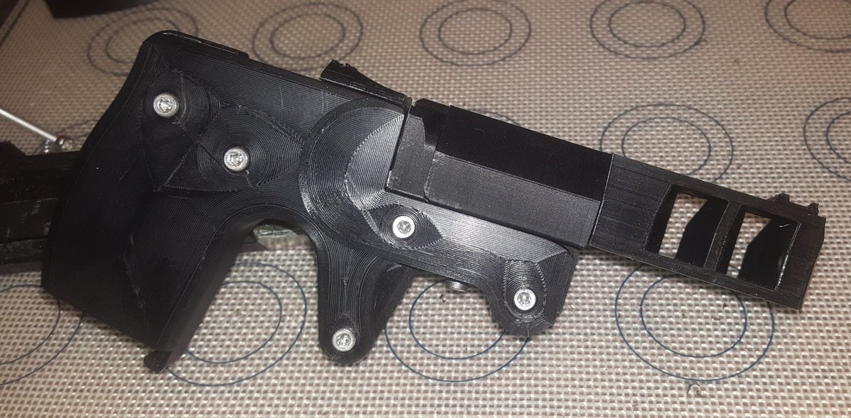 ModeratorGage's tweet photo. Introducing The Nutty Hoe a diy barrel for the Harlot pistol. Made from 1/2in bolts with ecm rifling. This project is in Beta at the Black Lotus Coalition with lead developer Joe Dirt. If you've seen his work with The Nutty 9 you'll love a Nutty Hoe. https://t.co/wAb6HgtZKW