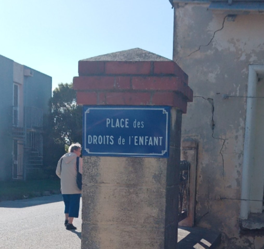 Honorée d'avoir représentée le comité Alexis Danan pour la protection de l'enfance de Haute Garonne à Belle île en mer, pour l'inauguration de la rue Alexis Danan et de la place des droits de l'enfant.