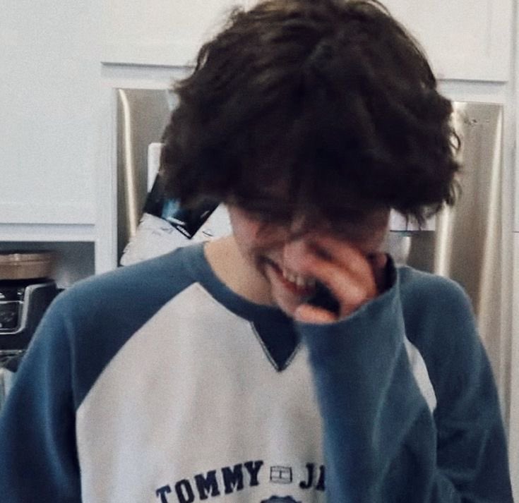 Daily check up with all of you! How did you sleep? Anything random to tell me? 🐛