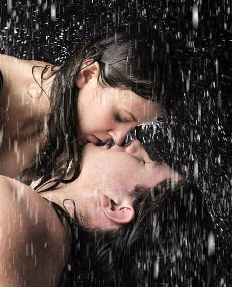 Houari227's tweet photo. On this rainy evening...
I'm overcome by bouts of madness of longing for you...
And here I go searching... for your features, perhaps they will come with the raindrops and quench the thirst of my heart .💓 https://t.co/ntKwJOd6KH