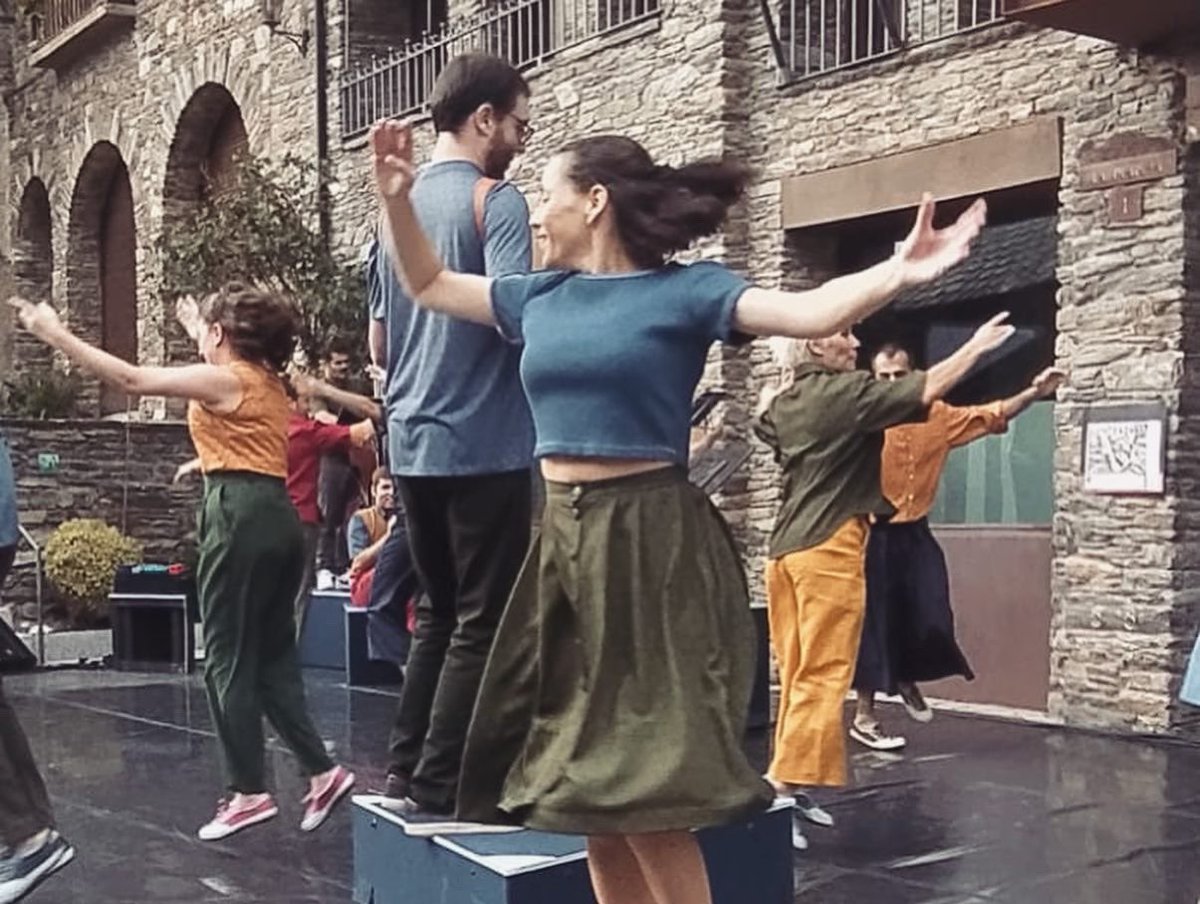 Avui #EN5D amb <a href="/CriaturesMusica/">Criatures</a> al festival #Contradans2023 <a href="/esbartvdn/">Esbart Valls del Nord</a>
