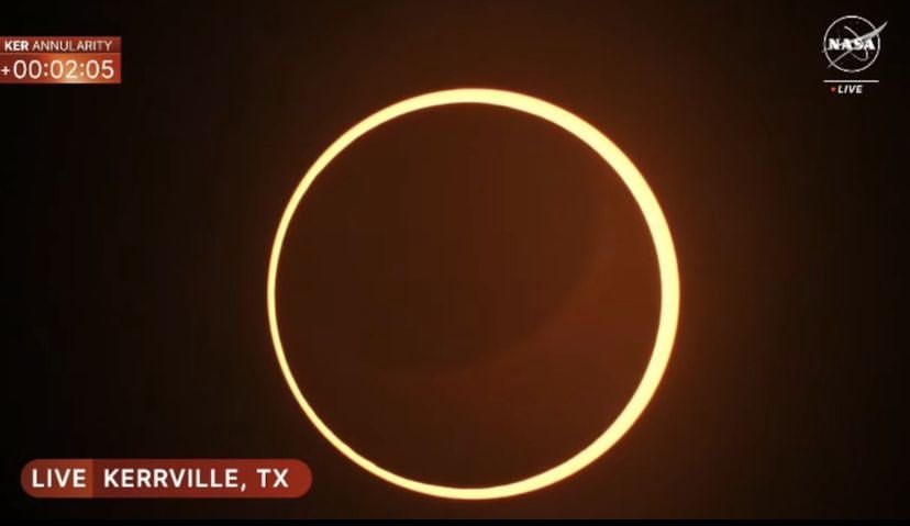 _RobledoJM's tweet photo. El Eclipse alcanza su punto máximo en Nuevo México; así se ve el "anillo de fuego" desde Kerville, Texas #Eclipse2023 #FiestaAstronómica  #EclipseSolar #EclipseAnular #Durango 🌒 #EclipseDurango #14Oct2023 🌞🌕🌑 https://t.co/wYKjI6wG8o