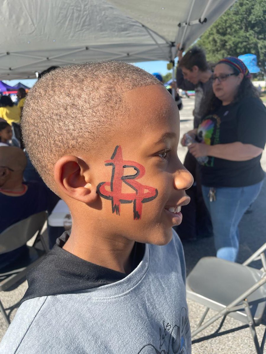 fieldkarenlynn's tweet photo. #FieldFamily fun with @AliefWellness at #AliefProudDay! https://t.co/CnnguhlSLp