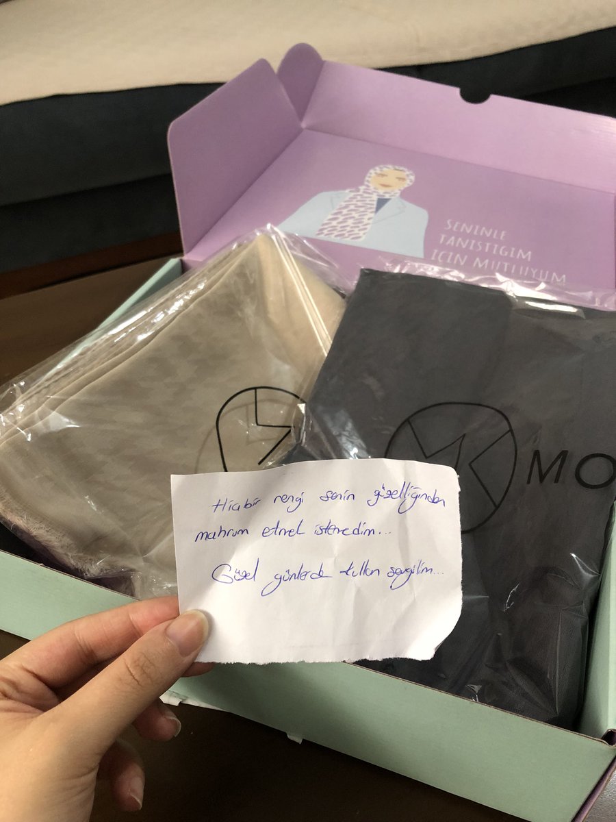 pesediorum's tweet photo. kararsız kaldim diye iki rengini de almis🥺 ask böyle bisey mi https://t.co/ezZ3EuL8Vu