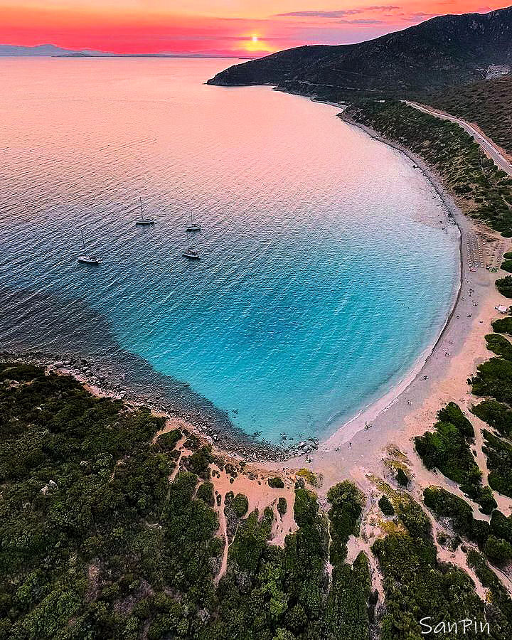 🏝️🌅🚙⛵️🐬🦑🦌🐎🍖🤿🚴‍♂️📷

#sudsardegna#paradisebeach #Sardegna #scuba #snorkeling #fishing #adventure #adventuretravel #travelphotography #wildlife #beautifuldestinations #travelconsultant