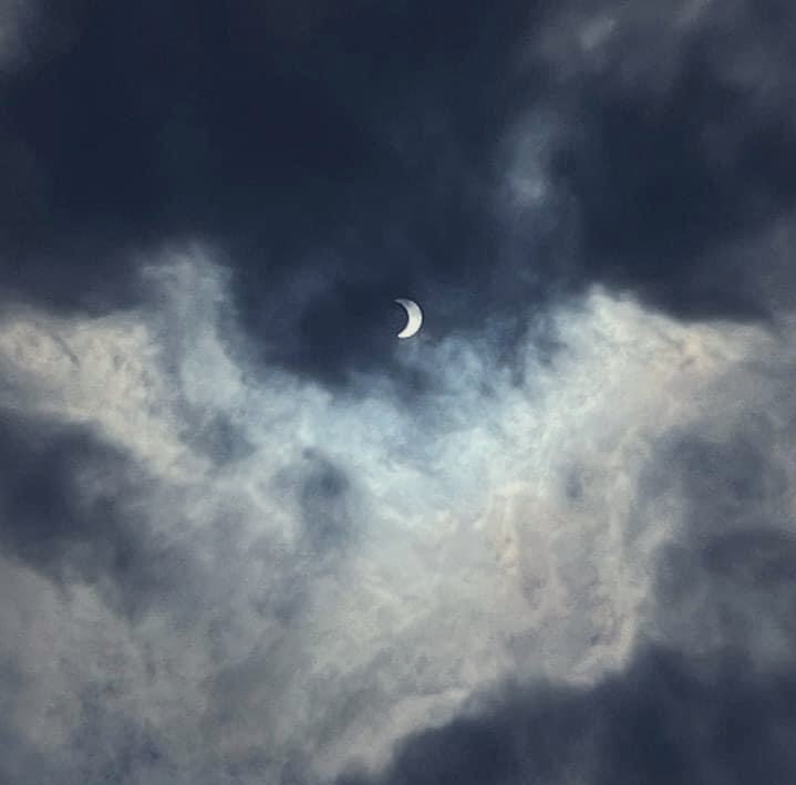 castillovick's tweet photo. #Eclipse2023 #EclipseSolar #Eclipse #CDMX https://t.co/5qgtEwAkCu