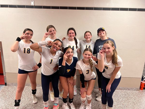 SVEagleVB's tweet image. Not how we wanted the season to end, but I am still so proud of this group of 8th graders!  8-1, liberty city champs, and made it to the gold city tournament!  Not to mention AMAZING humans!  They will do great things for the @LNEagleVB program!
