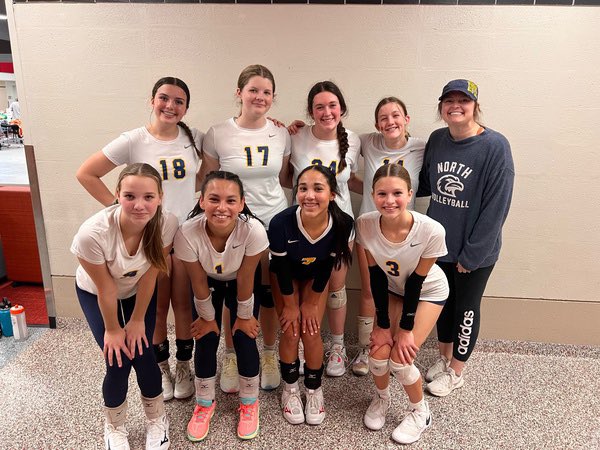 SVEagleVB's tweet image. Not how we wanted the season to end, but I am still so proud of this group of 8th graders!  8-1, liberty city champs, and made it to the gold city tournament!  Not to mention AMAZING humans!  They will do great things for the @LNEagleVB program!