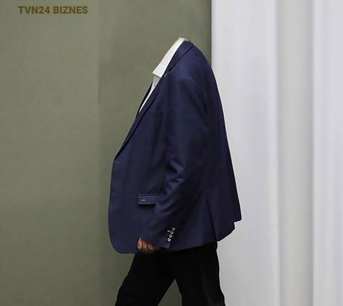 AtlasSztuki's tweet photo. The text doesn't really matter, now.
Ryszard Terlecki przypomniał, że grozi „usunięcie z klubu PiS, usunięcie z partii, różne mogą być konsekwencje”.
Somewhere in Poland, a little moment of Nothingness. https://t.co/N5QqTKX7l4
