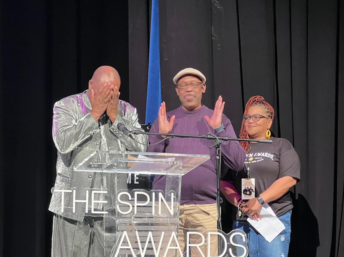 Rtp100H's tweet photo. 🎤🔥 It’s ALWAYS good seeing the radio fam on @TheSpinAwards platform! Yielded did a great job presenting at the PRE-SHOW ceremony! 

#TheSpinAwards #2023SpinAwards #SpinAwards2023 #Yielded #Fiyah  #Nominee #RaiseThePraise100 https://t.co/YPqw44bj7V