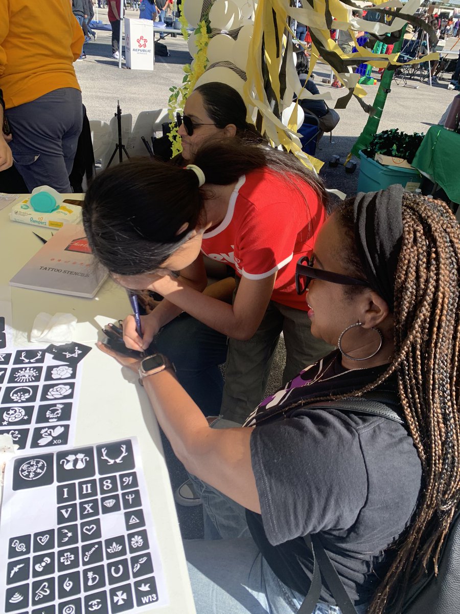 OwensInt's tweet photo. 30 minutes left to get on out here, you are truly missing the fun and festivities 🥳 @OwensInt @AliefWellness #AliefProudDay https://t.co/JfYzIkLDiC