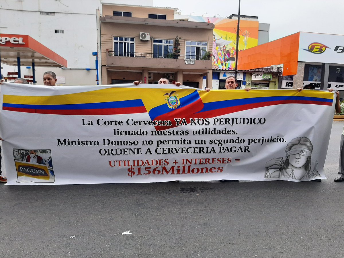 ex_cerveceria's tweet photo. Hemos conseguido doblegar a medias al monstruo de los millones @cervecerian. Pero la lucha no termina hasta q se reivindiquen en su totalidad nuestros derechos consagrados en la CRE y q fueron mutilados x actual @CorteConstEcu y @MinTrabajoEc @DonosoEcuador https://t.co/wG9wWGD87a