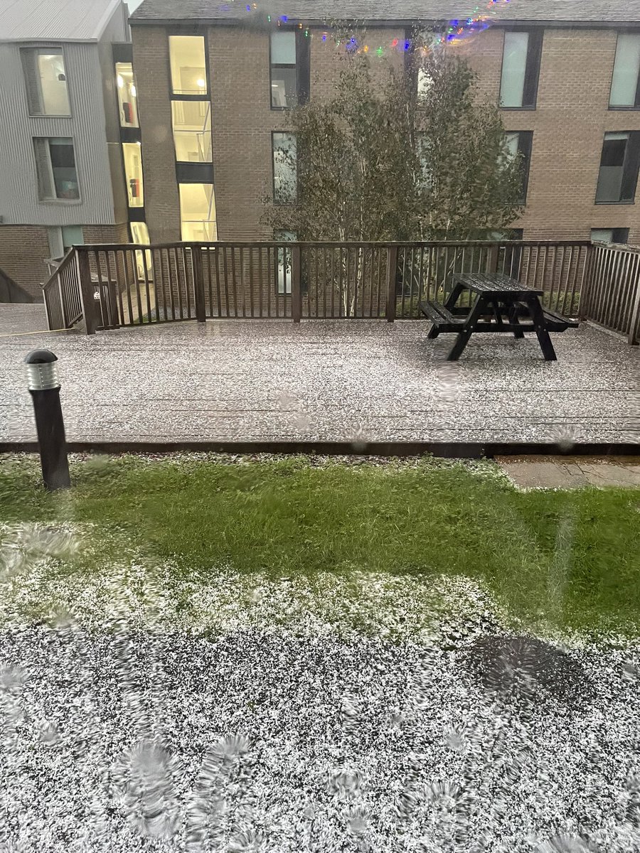 SSF_Wx's tweet photo. very small UK hail from @kizzyraeWx - very unexpected! 

Aberystwyth 📌 https://t.co/cEm3lnTjRn
