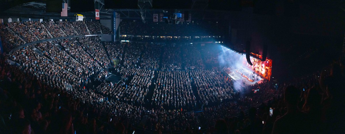 JellyRoll615's tweet photo. Jacksonville was INSANE! https://t.co/5MzWJZ3wAr