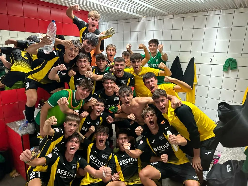 𝐉𝐔𝐕𝐄𝐍𝐈𝐋 𝐀 ➡️ +𝟑 ✅️

𝐉𝐔𝐕𝐄𝐍𝐈𝐋 𝐁 ➡️ +𝟑 ✅️

¡VAAAAMOOOOOOSSSSSS 👏⚫️🟡!

#CDRoda #SomRoda