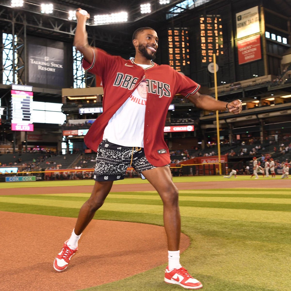 #1 <a href="/Dbacks/">Arizona Diamondbacks</a> fan and still my favorite player in the <a href="/NBA/">NBA</a>, <a href="/mikal_bridges/">Mikal Bridges</a> is definitely cheering for the snakes this week, right!!!? (ignore what shirt he may have been wearing under the Dbacks jersey 😂) #EmbraceTheChaos 🐍