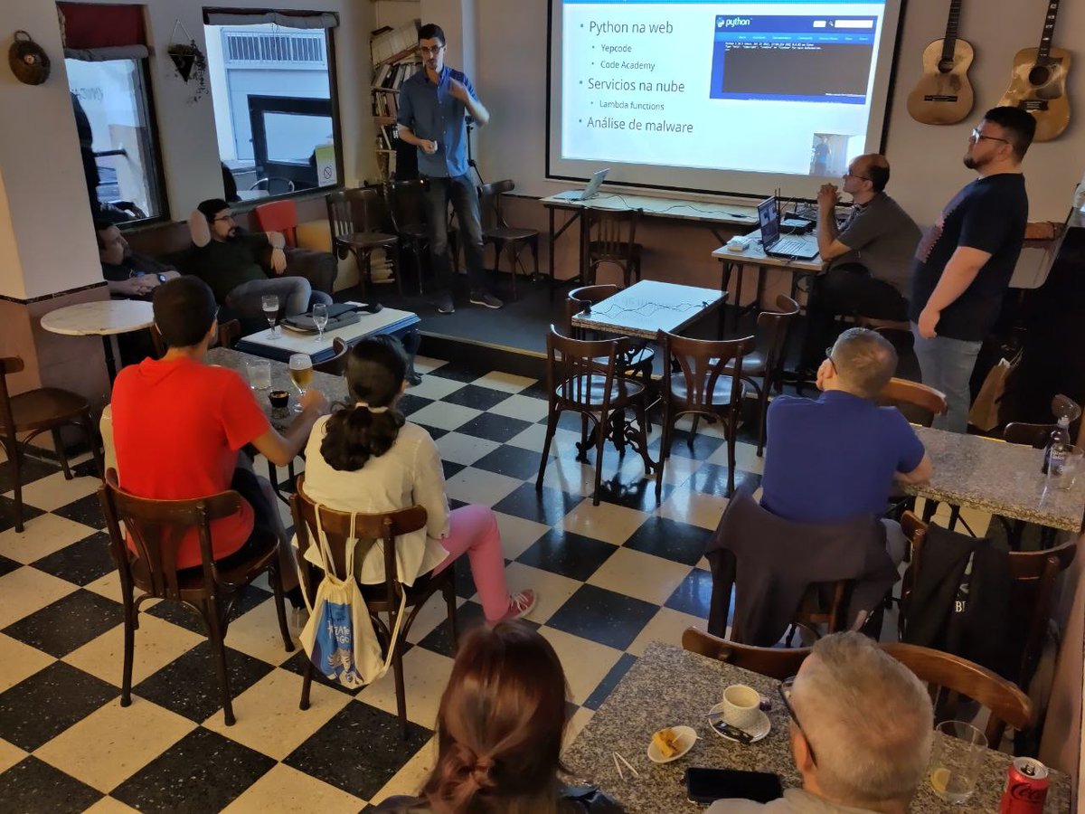 pythoncoruna's tweet image. Agora, en #PythonCoruña, tócalle o turno a Eloy Pérez para falarnos de Sanboxing, ou maxia negra, en #Python