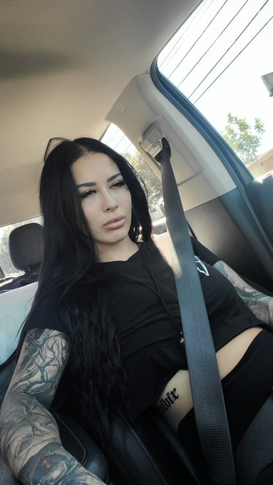 "Why does everyone think i'm mean?"  My face 247 https://t.co/DMR33oa8WQ