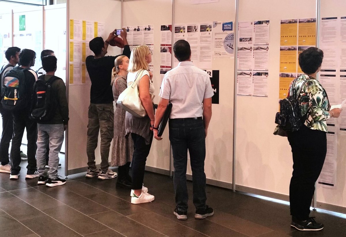 JanineGraf1's tweet photo. VDI Nachrichten #Recruitingtag für #Ingenieure und #Ingenieurinnen -  Rückblick. Ein inspirierender 🧑‍🎓🧑‍🏫💵Tag. Bericht über Podiumsdiskussion und Vorträge.

https://t.co/Lz7k3Fo5pG https://t.co/h4Yru86KCU