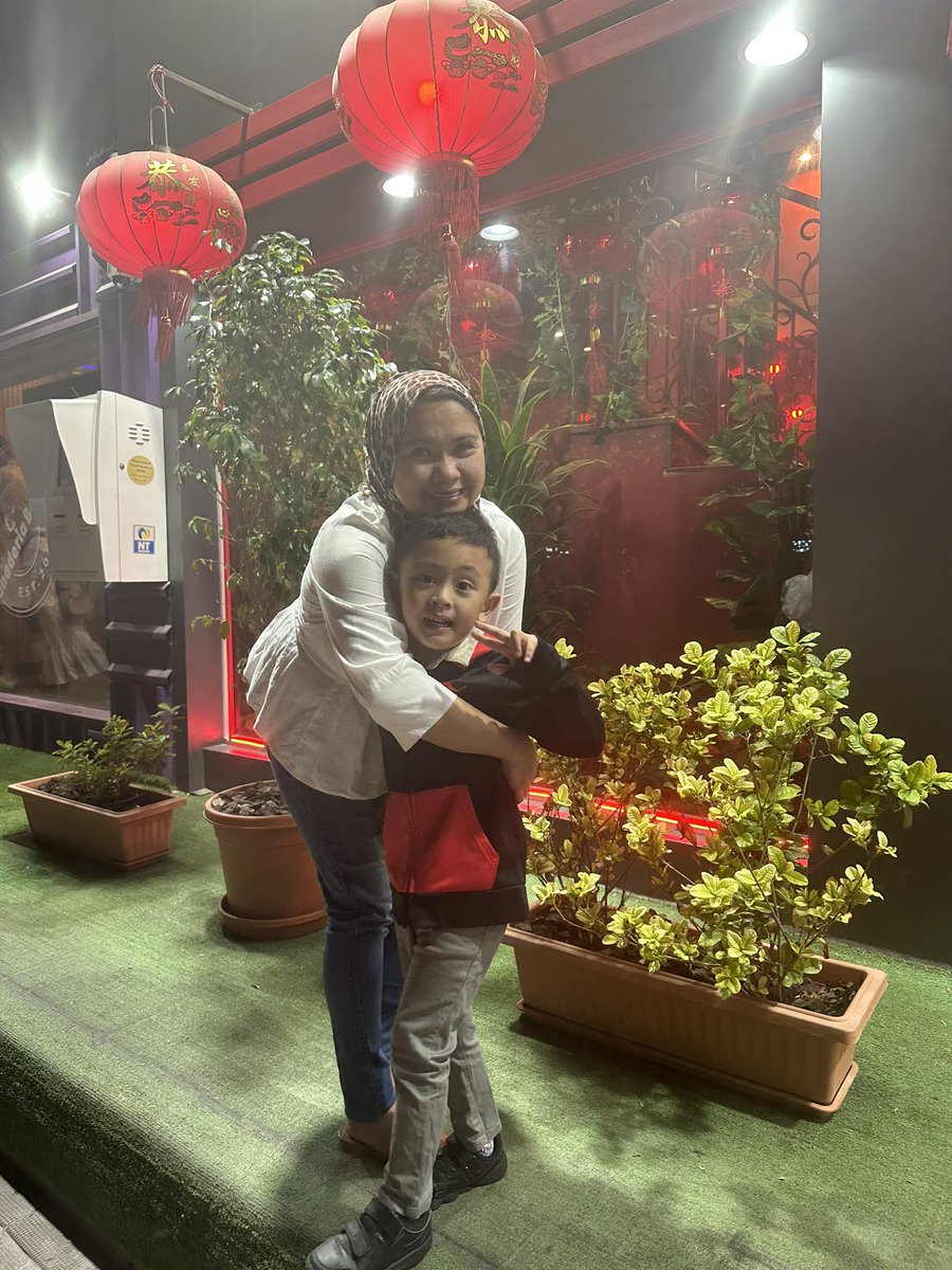 BisdakV's tweet photo. Love the Chinese night with my kiddo on my birthday ❤️

#life #love #hope #AbuDhabi #UAE #birthday #family #Chinesedinner https://t.co/Twi9TVxJkn